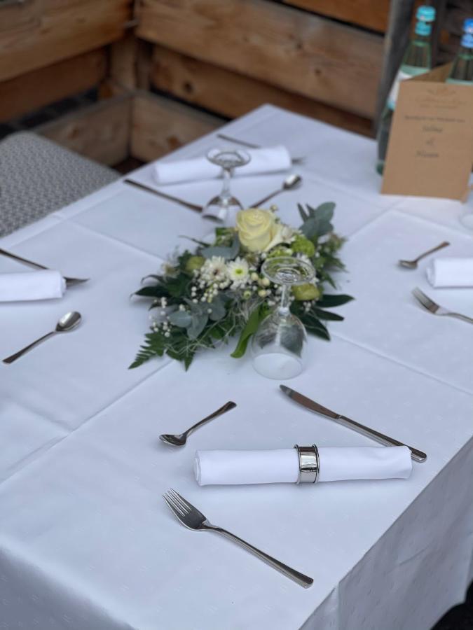 Hotel Restaurant Goldenes Ross Göllheim エクステリア 写真